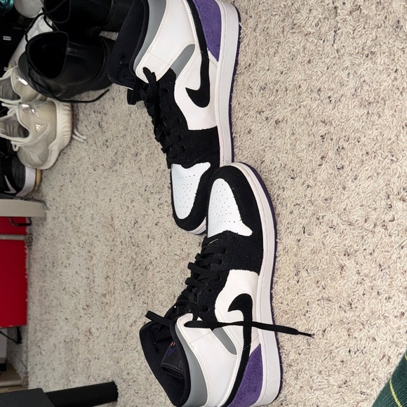 Jordan 1’s mid - Picture 3 of 4